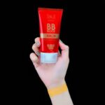 SL Basics BB Block SPF 50g | Tinted Sunscreen with Vitamin E, Lotus & Niacinamide - Image 2