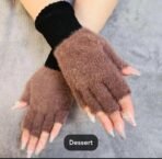 Soft Fingerless Winter Gloves, One Pair – detail