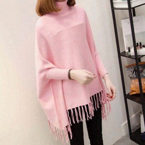Pink Fleece Poncho with Fringed Hem – detail