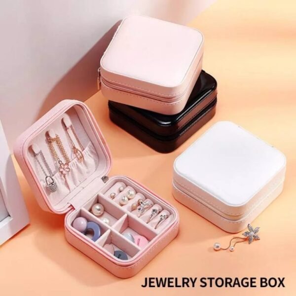 Compact Travel Jewellery Case — Random Colour – detail